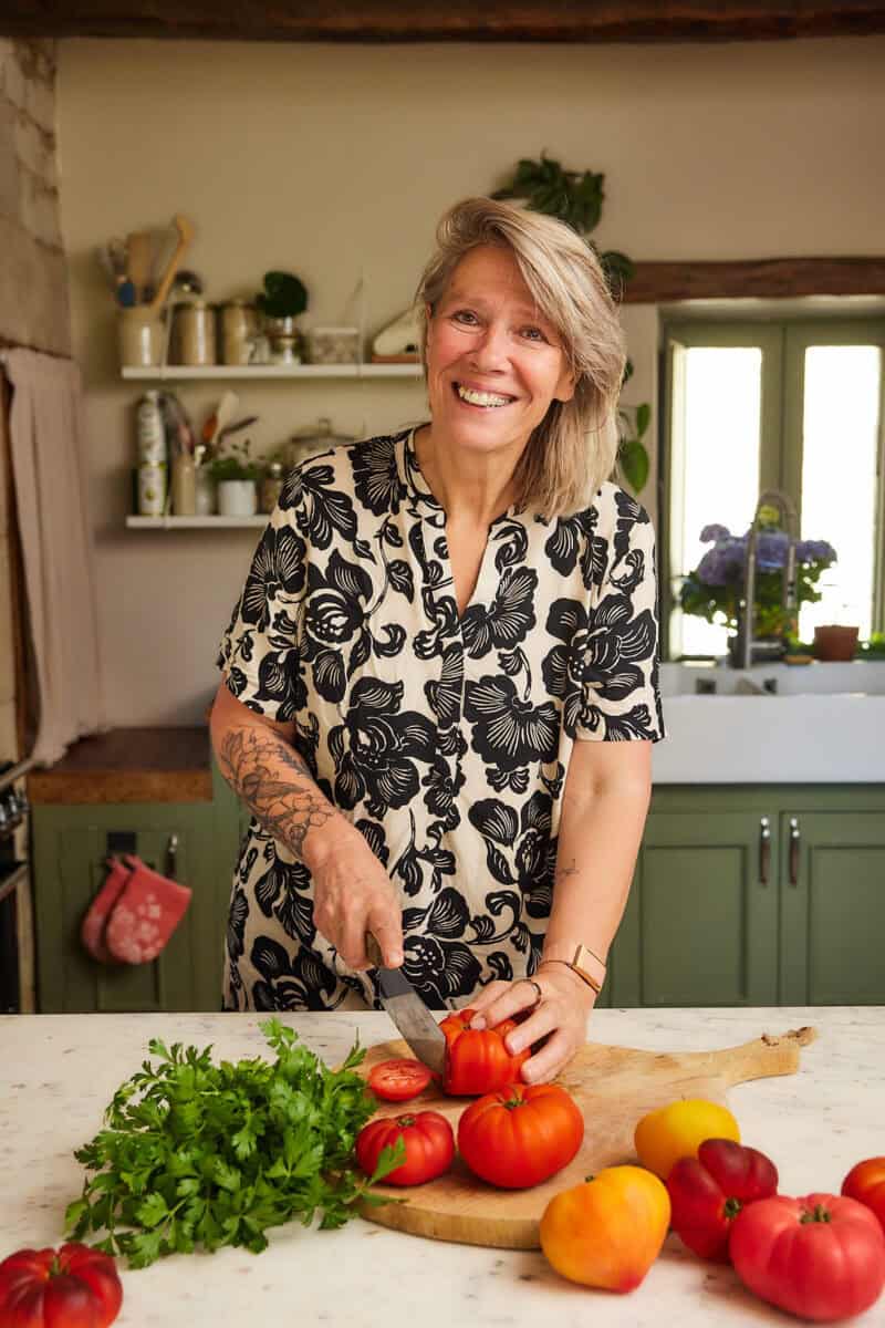 Chopping tomatoes